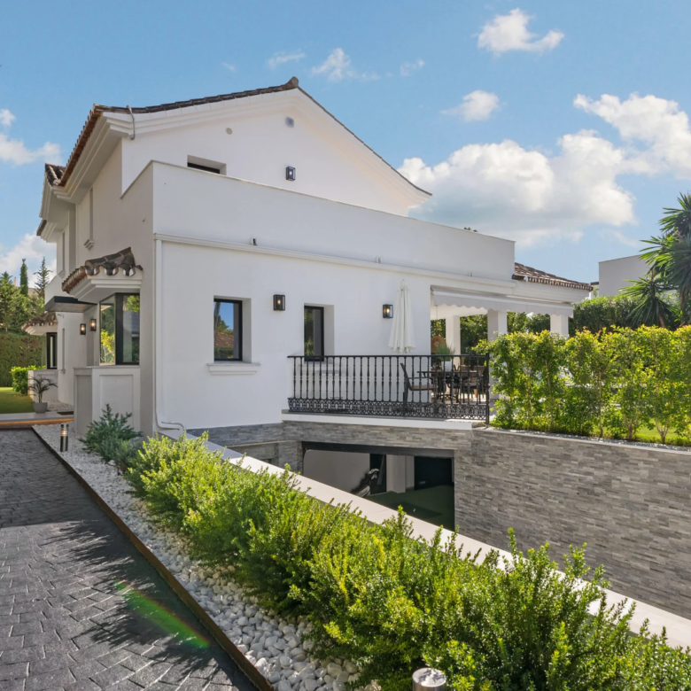 FOR SALE 🏡 Villa Cisne – Nueva Andalucía, Marbella