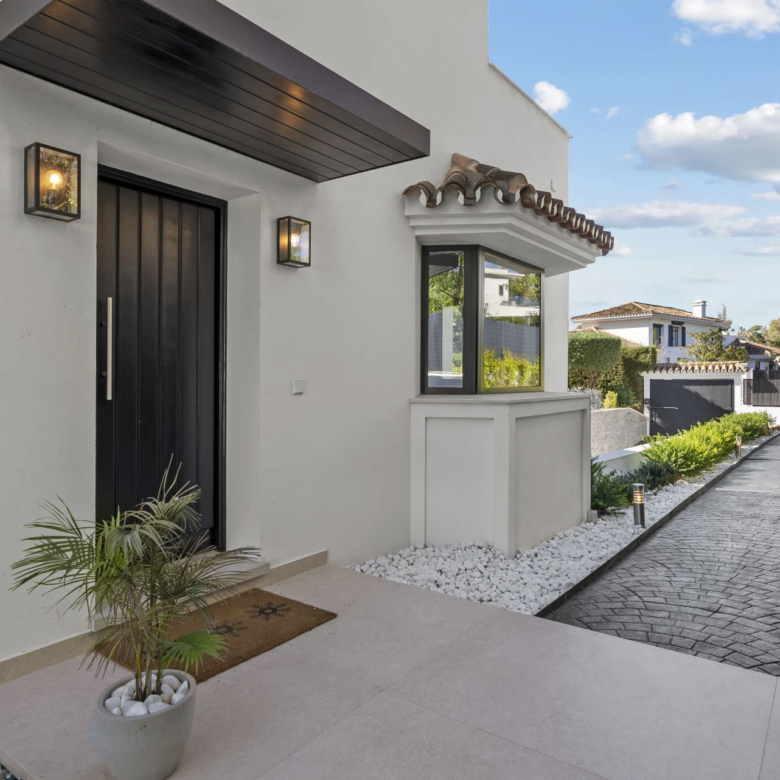 FOR SALE 🏡 Villa Cisne – Nueva Andalucía, Marbella