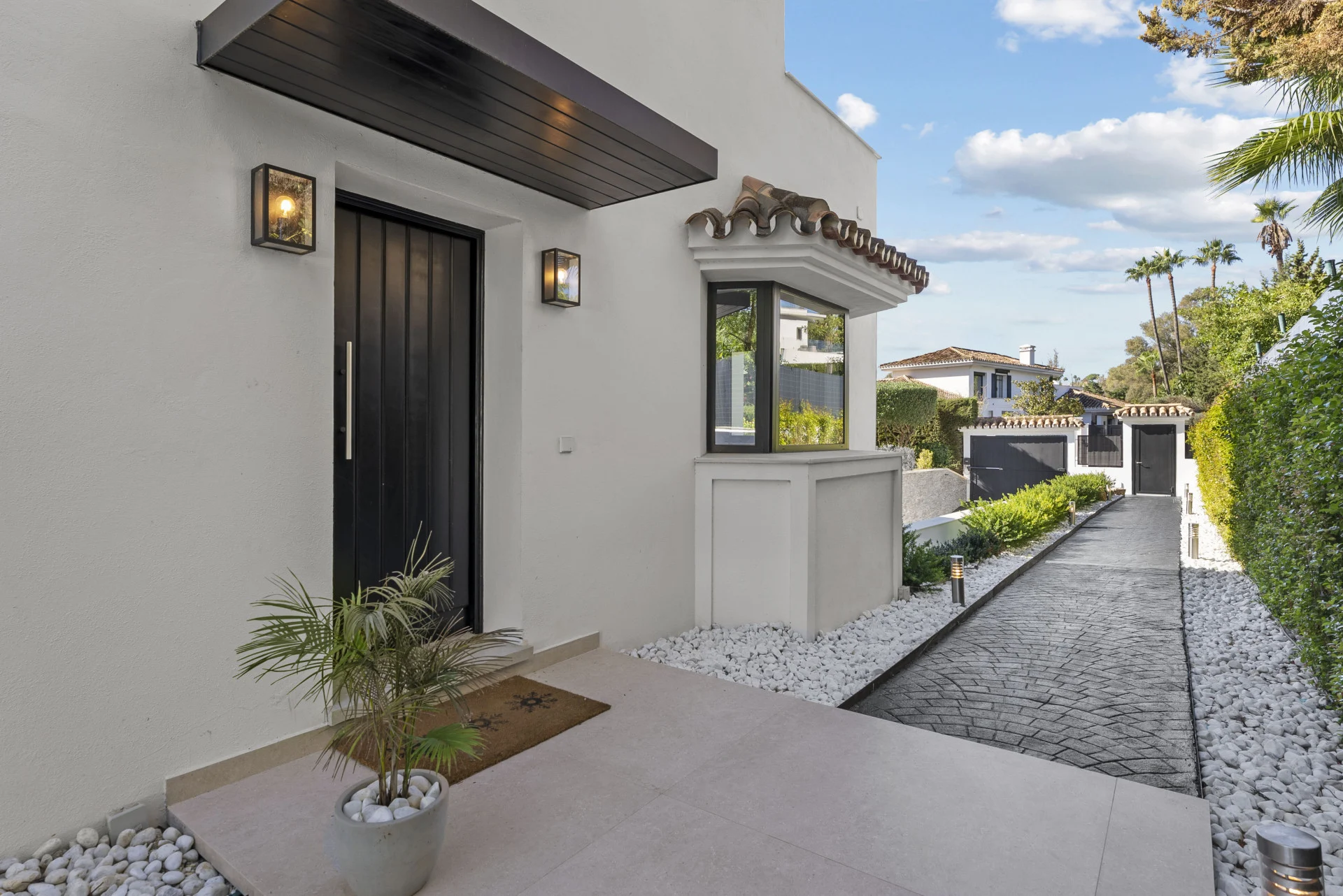 FOR SALE 🏡 Villa Cisne – Nueva Andalucía, Marbella