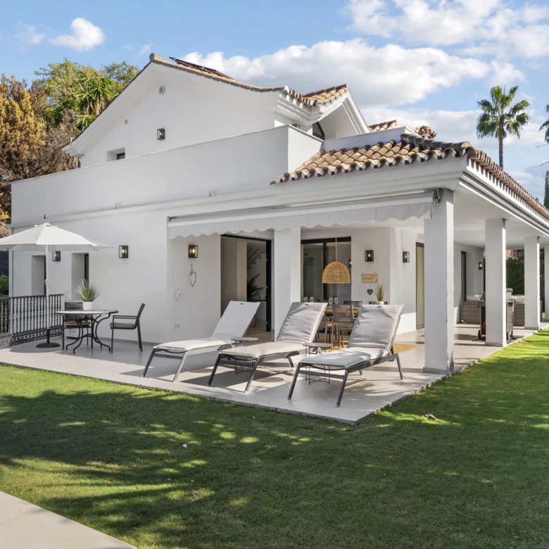 FOR SALE 🏡 Villa Cisne – Nueva Andalucía, Marbella
