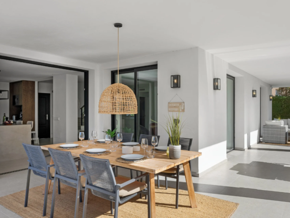 FOR SALE 🏡 Villa Cisne – Nueva Andalucía, Marbella