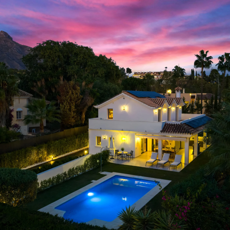 FOR SALE 🏡 Villa Cisne – Nueva Andalucía, Marbella