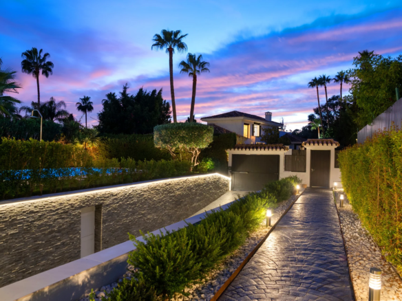 FOR SALE 🏡 Villa Cisne – Nueva Andalucía, Marbella