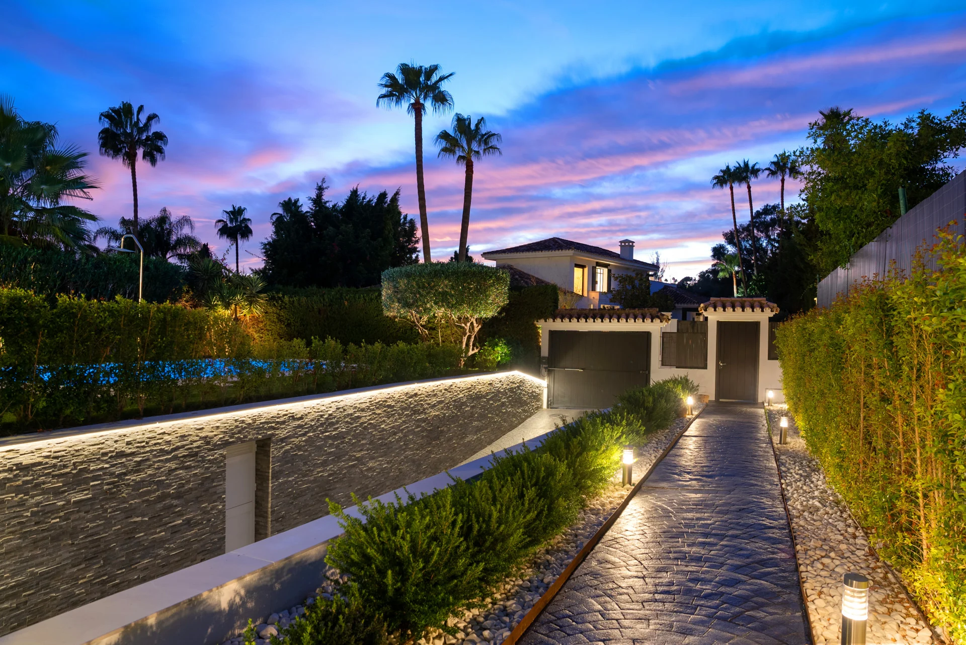 FOR SALE 🏡 Villa Cisne – Nueva Andalucía, Marbella