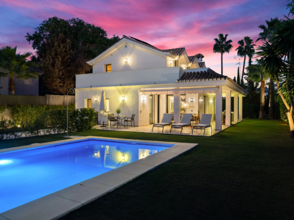 FOR SALE 🏡 Villa Cisne – Nueva Andalucía, Marbella