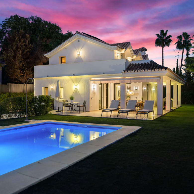 FOR SALE 🏡 Villa Cisne – Nueva Andalucía, Marbella
