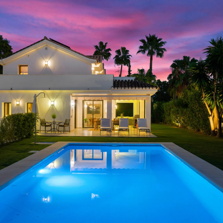 FOR SALE 🏡 Villa Cisne – Nueva Andalucía, Marbella