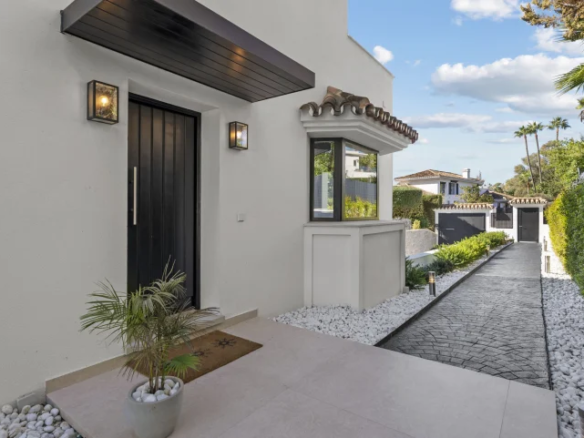 FOR SALE 🏡 Villa Cisne – Nueva Andalucía, Marbella