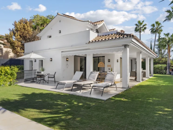 FOR SALE 🏡 Villa Cisne – Nueva Andalucía, Marbella