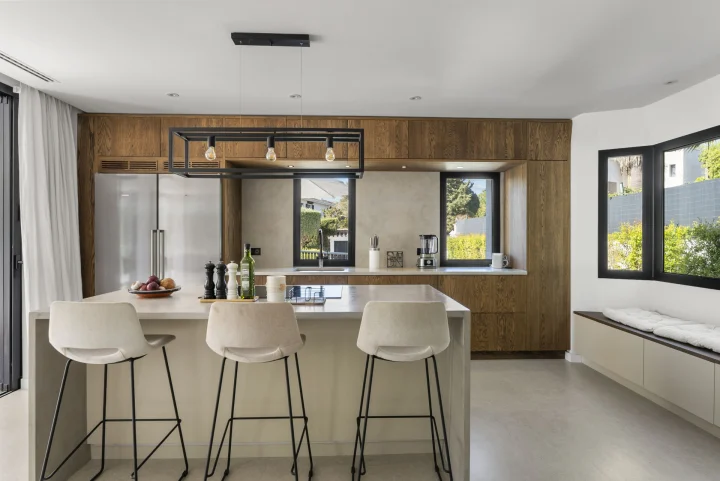 FOR SALE 🏡 Villa Cisne – Nueva Andalucía, Marbella