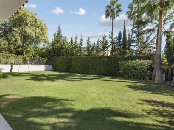 FOR SALE 🏡 Villa Cisne – Nueva Andalucía, Marbella