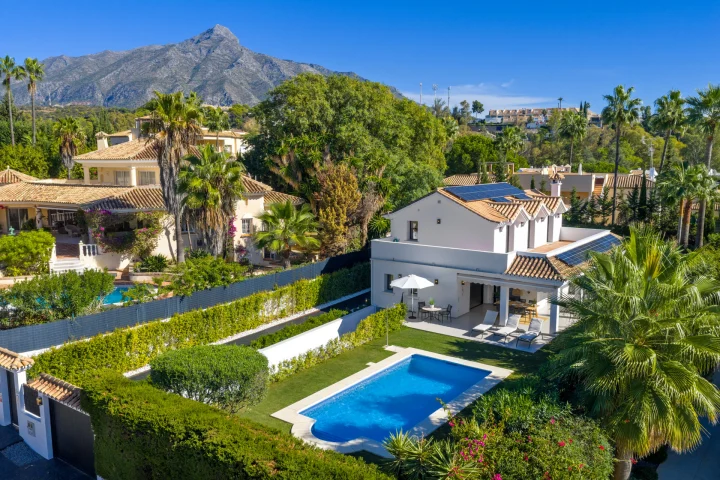 FOR SALE 🏡 Villa Cisne – Nueva Andalucía, Marbella