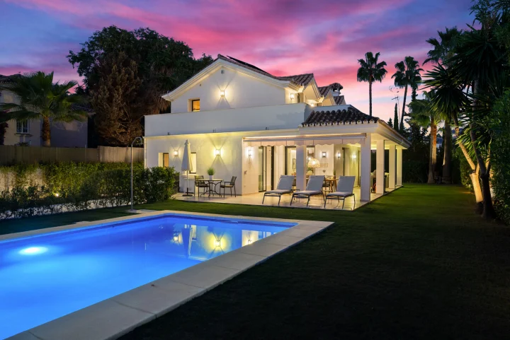 FOR SALE 🏡 Villa Cisne – Nueva Andalucía, Marbella