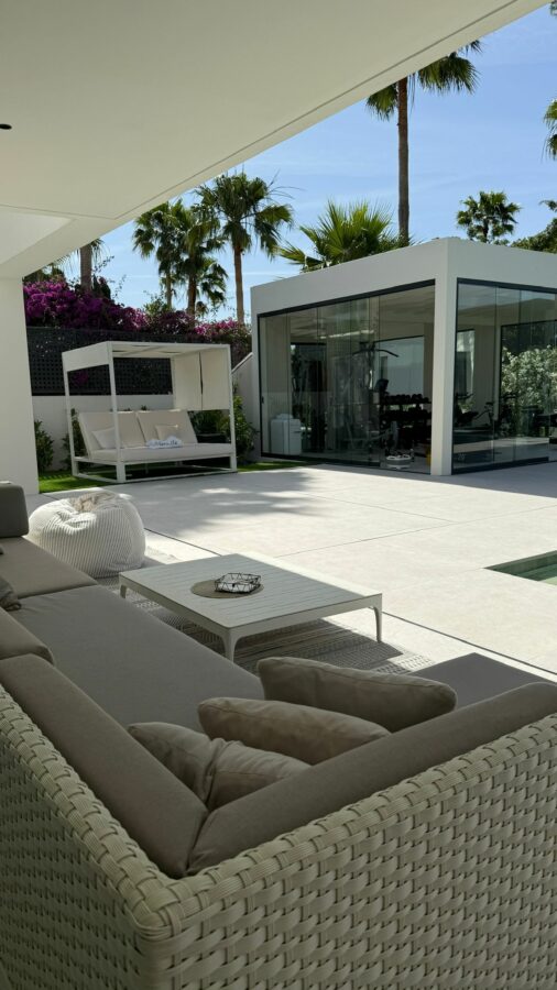 FOR SALE 🏡 Modern Five-Bedroom Villa with Sea Views and Heated Pool – Cortijo de Nagüeles, Sierra Blanca, Marbella 🇪🇸
