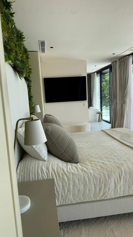 FOR SALE 🏡 Modern Five-Bedroom Villa with Sea Views and Heated Pool – Cortijo de Nagüeles, Sierra Blanca, Marbella 🇪🇸