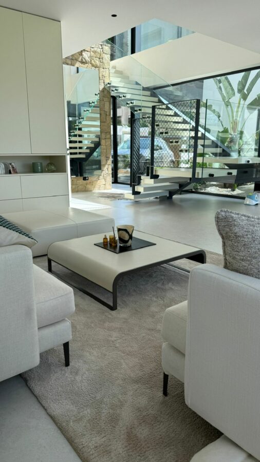 FOR SALE 🏡 Modern Five-Bedroom Villa with Sea Views and Heated Pool – Cortijo de Nagüeles, Sierra Blanca, Marbella 🇪🇸