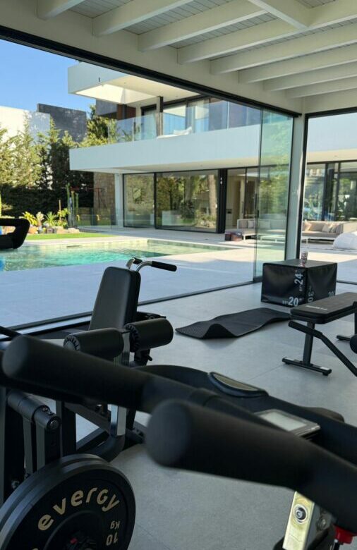 FOR SALE 🏡 Modern Five-Bedroom Villa with Sea Views and Heated Pool – Cortijo de Nagüeles, Sierra Blanca, Marbella 🇪🇸