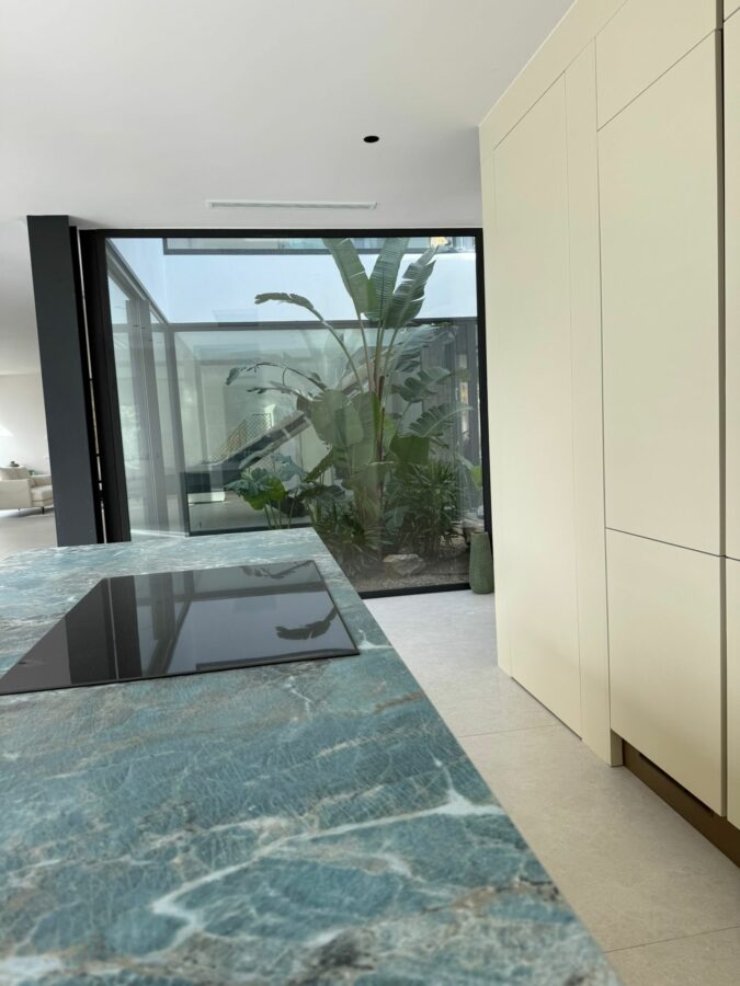 FOR SALE 🏡 Modern Five-Bedroom Villa with Sea Views and Heated Pool – Cortijo de Nagüeles, Sierra Blanca, Marbella 🇪🇸