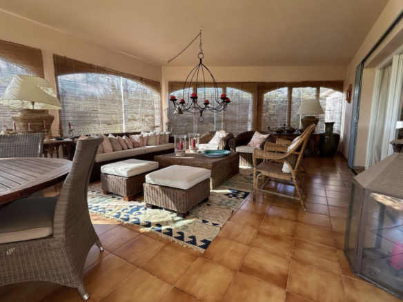 FOR SALE 🇪🇸✨ DETACHED VILLA – BENAHAVÍS, COSTA DEL SOL 🏠🌴 5.287 m² Plot Can be divided, max 3 units