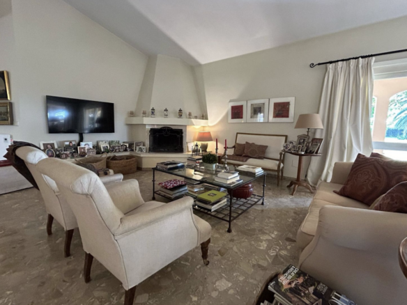 FOR SALE 🇪🇸✨ DETACHED VILLA – BENAHAVÍS, COSTA DEL SOL 🏠🌴 5.287 m² Plot Can be divided, max 3 units