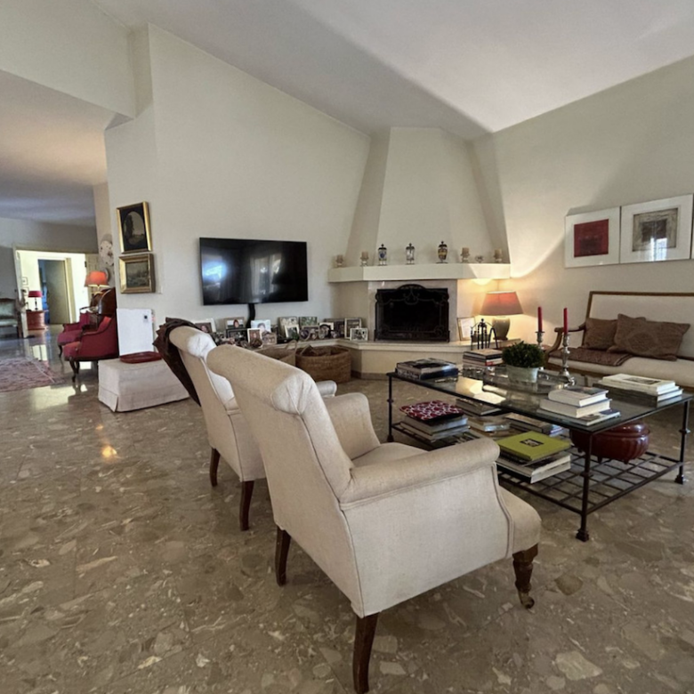FOR SALE 🇪🇸✨ DETACHED VILLA – BENAHAVÍS, COSTA DEL SOL 🏠🌴 5.287 m² Plot Can be divided, max 3 units