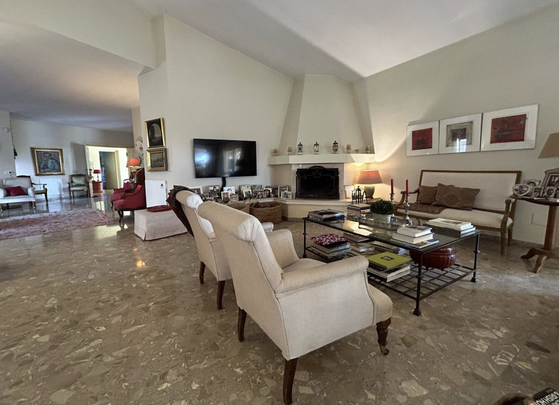 FOR SALE 🇪🇸✨ DETACHED VILLA – BENAHAVÍS, COSTA DEL SOL 🏠🌴 5.287 m² Plot Can be divided, max 3 units