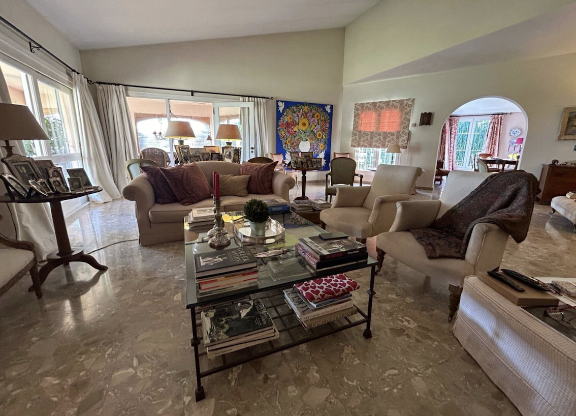 FOR SALE 🇪🇸✨ DETACHED VILLA – BENAHAVÍS, COSTA DEL SOL 🏠🌴 5.287 m² Plot Can be divided, max 3 units