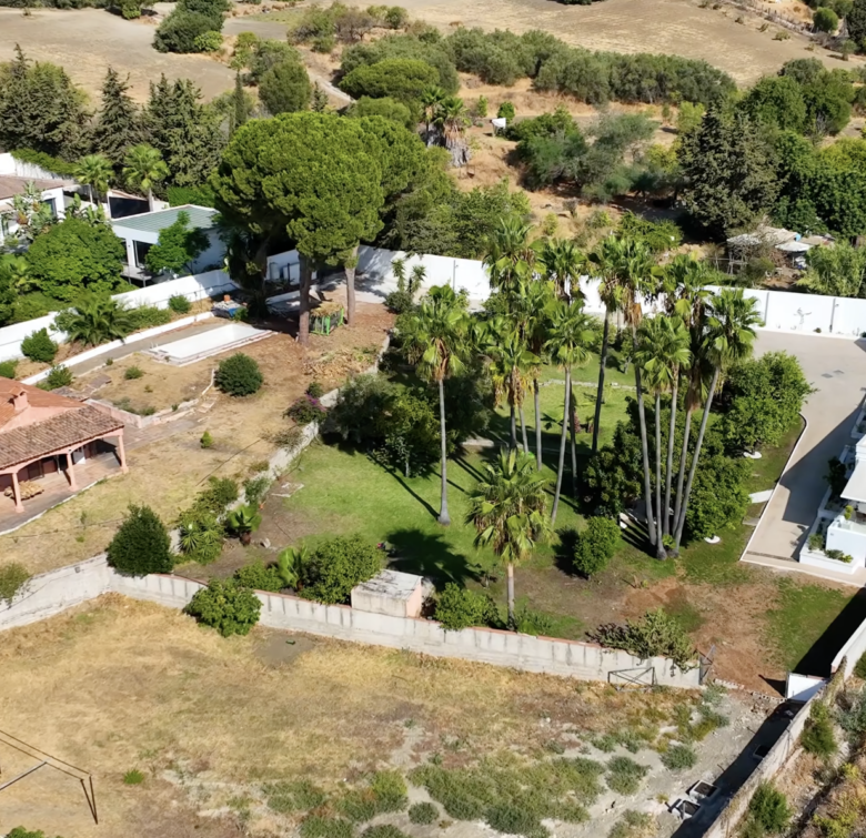 FOR SALE 🌟  Partly Renovated Finca with Sea Views Estepona – Country House for Sale