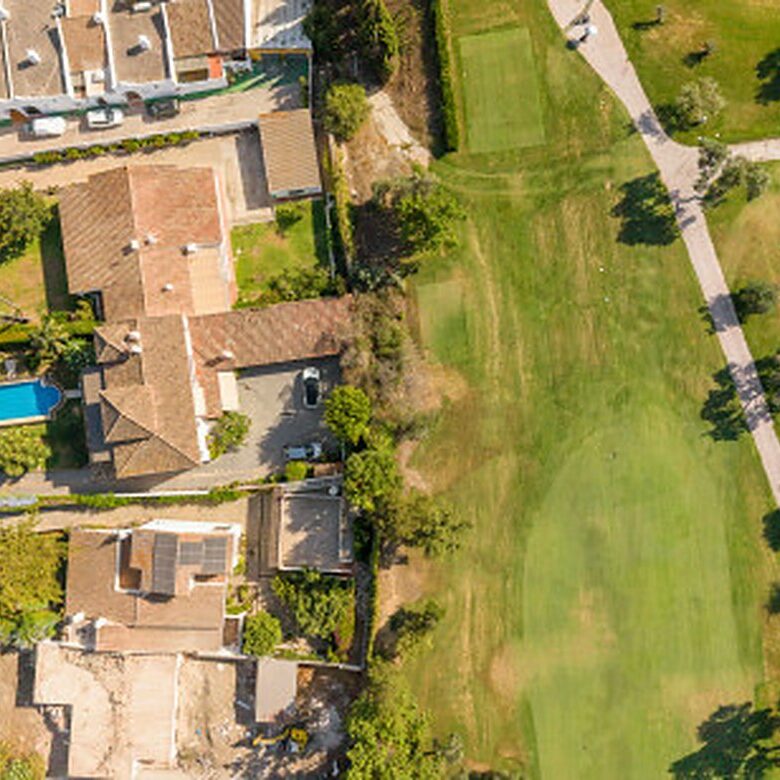 FOR SALE 🏡 Frontline Golf Semi-Detached Villa to Renovate with Pool – Aloha, Nueva Andalucía, Marbella 🇪🇸