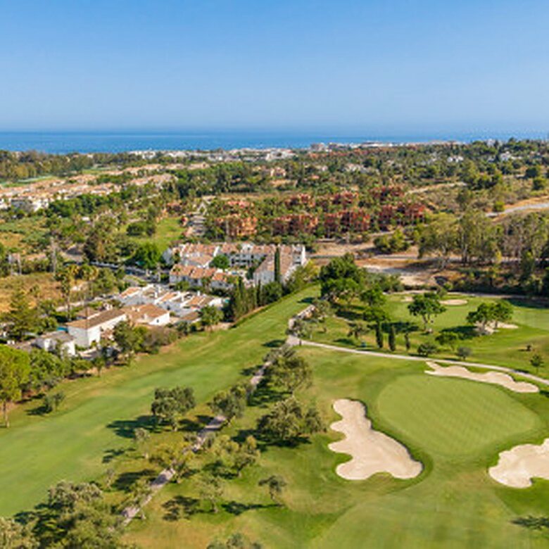 FOR SALE 🏡 Frontline Golf Semi-Detached Villa to Renovate with Pool – Aloha, Nueva Andalucía, Marbella 🇪🇸