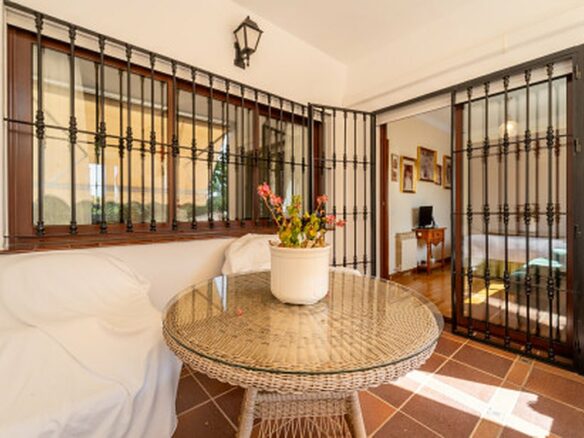 FOR SALE 🏡 Frontline Golf Semi-Detached Villa to Renovate with Pool – Aloha, Nueva Andalucía, Marbella 🇪🇸