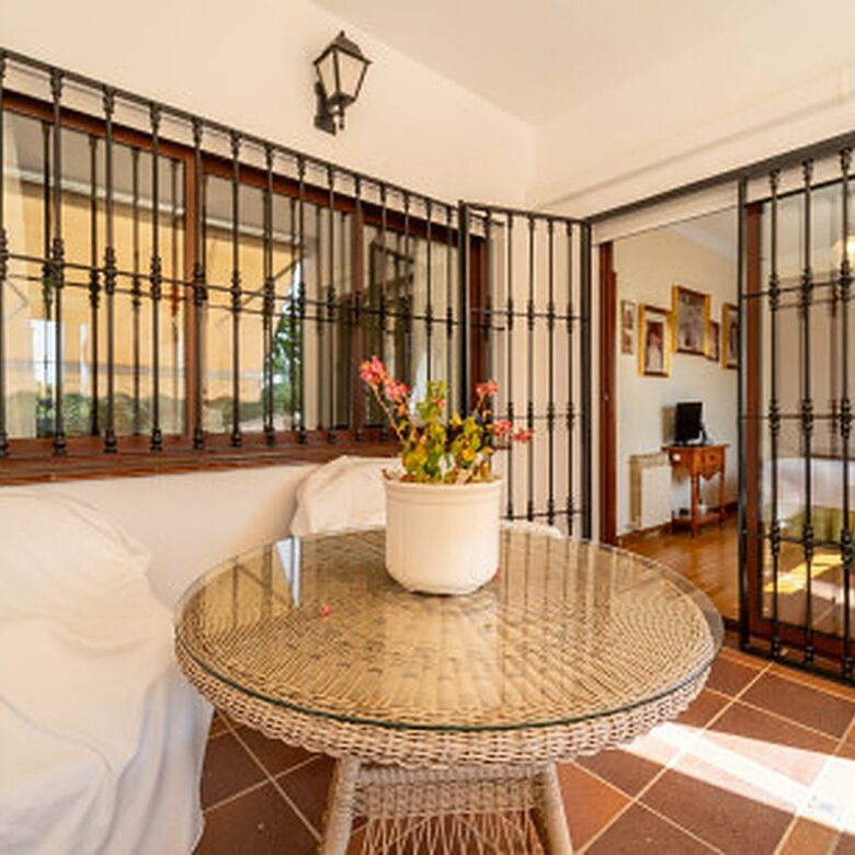 FOR SALE 🏡 Frontline Golf Semi-Detached Villa to Renovate with Pool – Aloha, Nueva Andalucía, Marbella 🇪🇸