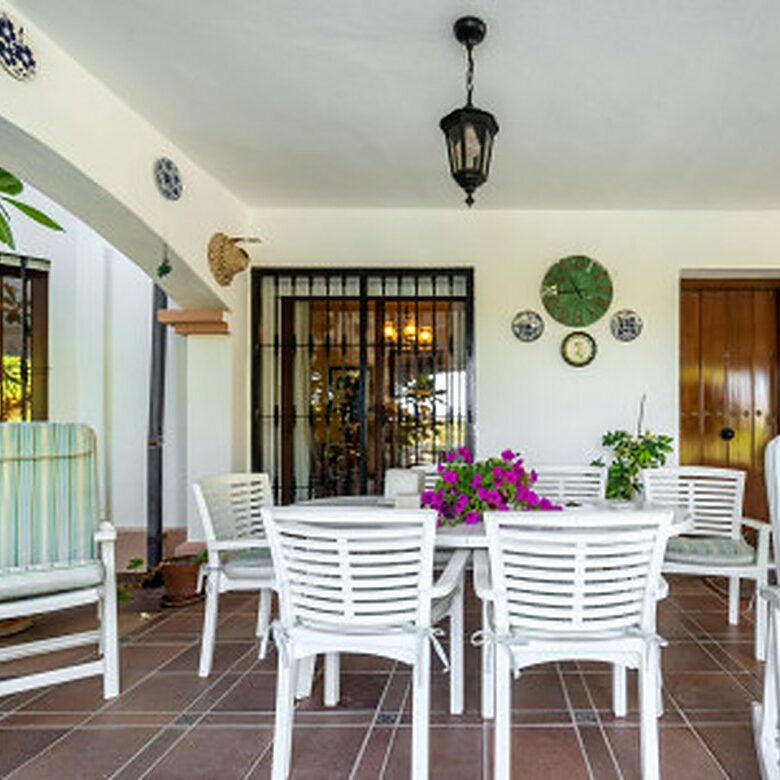 FOR SALE 🏡 Frontline Golf Semi-Detached Villa to Renovate with Pool – Aloha, Nueva Andalucía, Marbella 🇪🇸