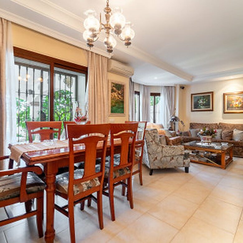 FOR SALE 🏡 Frontline Golf Semi-Detached Villa to Renovate with Pool – Aloha, Nueva Andalucía, Marbella 🇪🇸