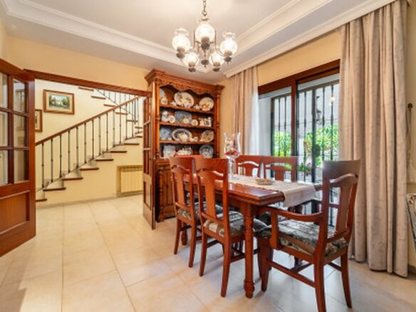 FOR SALE 🏡 Frontline Golf Semi-Detached Villa to Renovate with Pool – Aloha, Nueva Andalucía, Marbella 🇪🇸