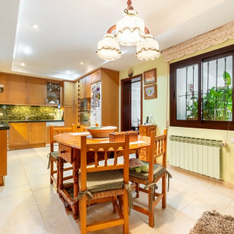 FOR SALE 🏡 Frontline Golf Semi-Detached Villa to Renovate with Pool – Aloha, Nueva Andalucía, Marbella 🇪🇸