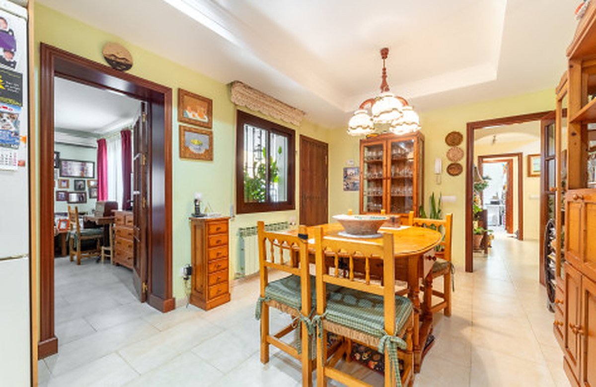 FOR SALE 🏡 Frontline Golf Semi-Detached Villa to Renovate with Pool – Aloha, Nueva Andalucía, Marbella 🇪🇸