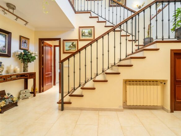 FOR SALE 🏡 Frontline Golf Semi-Detached Villa to Renovate with Pool – Aloha, Nueva Andalucía, Marbella 🇪🇸