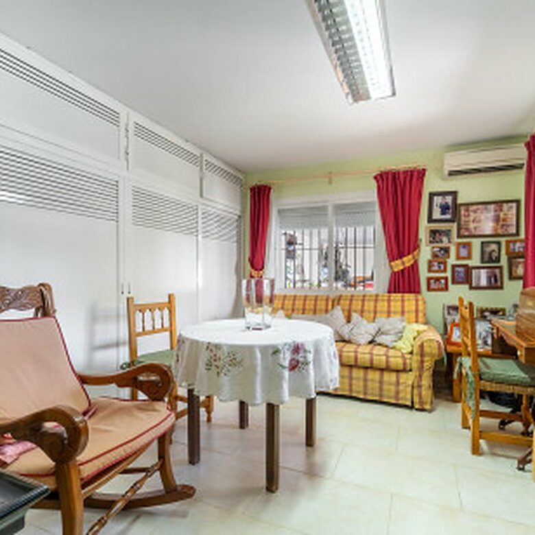 FOR SALE 🏡 Frontline Golf Semi-Detached Villa to Renovate with Pool – Aloha, Nueva Andalucía, Marbella 🇪🇸