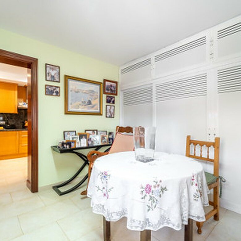 FOR SALE 🏡 Frontline Golf Semi-Detached Villa to Renovate with Pool – Aloha, Nueva Andalucía, Marbella 🇪🇸