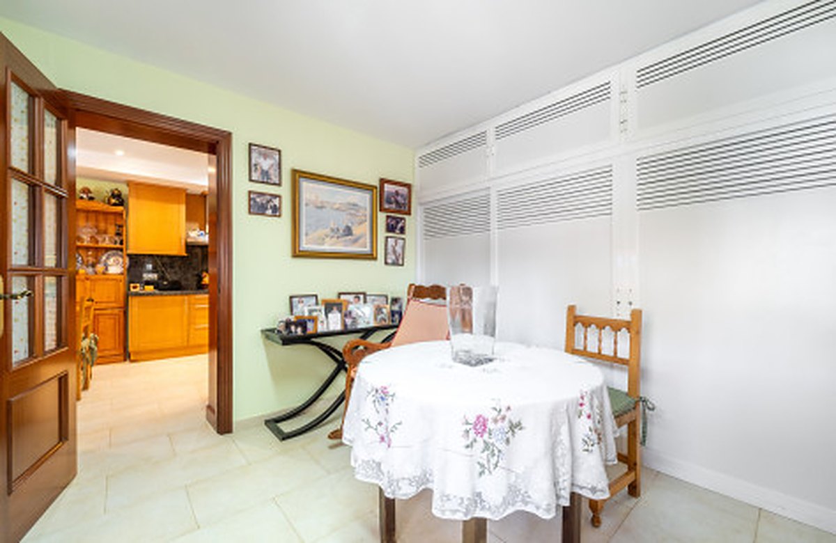 FOR SALE 🏡 Frontline Golf Semi-Detached Villa to Renovate with Pool – Aloha, Nueva Andalucía, Marbella 🇪🇸