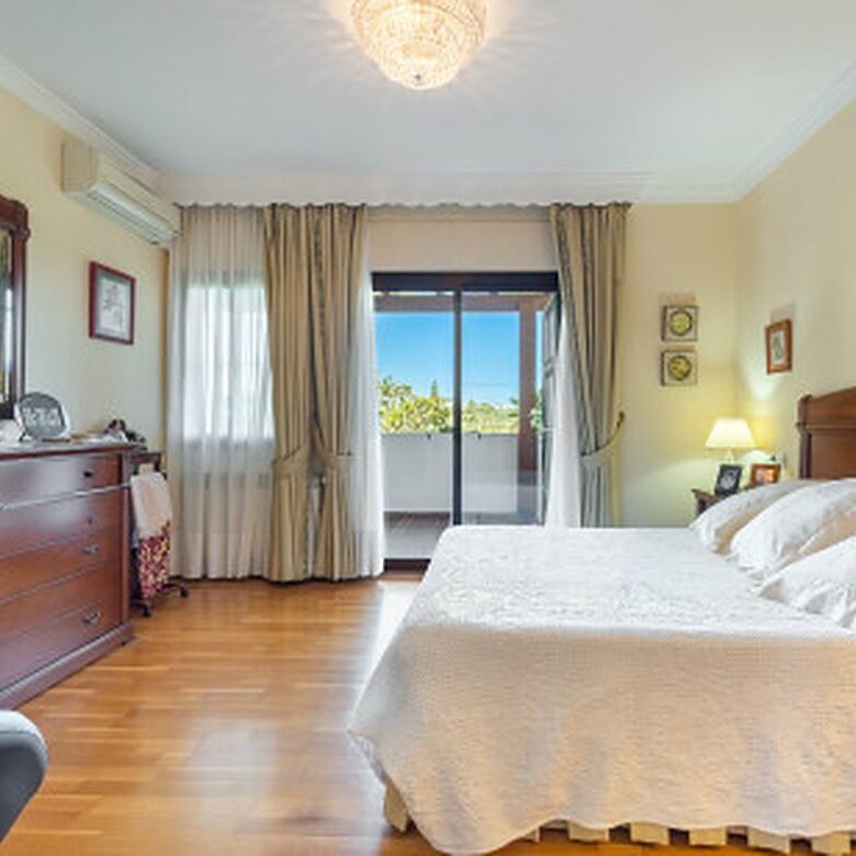 FOR SALE 🏡 Frontline Golf Semi-Detached Villa to Renovate with Pool – Aloha, Nueva Andalucía, Marbella 🇪🇸