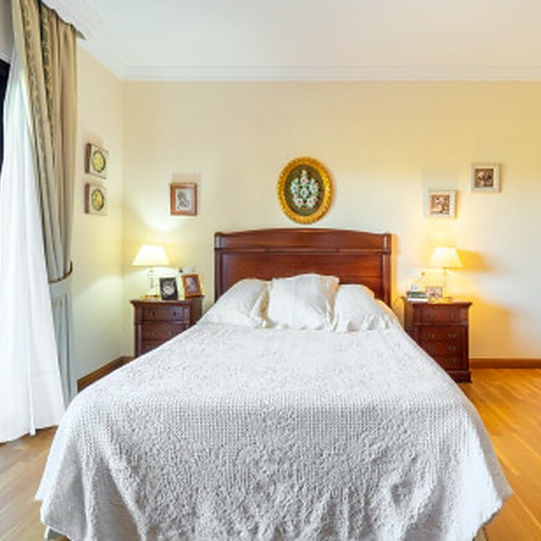 FOR SALE 🏡 Frontline Golf Semi-Detached Villa to Renovate with Pool – Aloha, Nueva Andalucía, Marbella 🇪🇸
