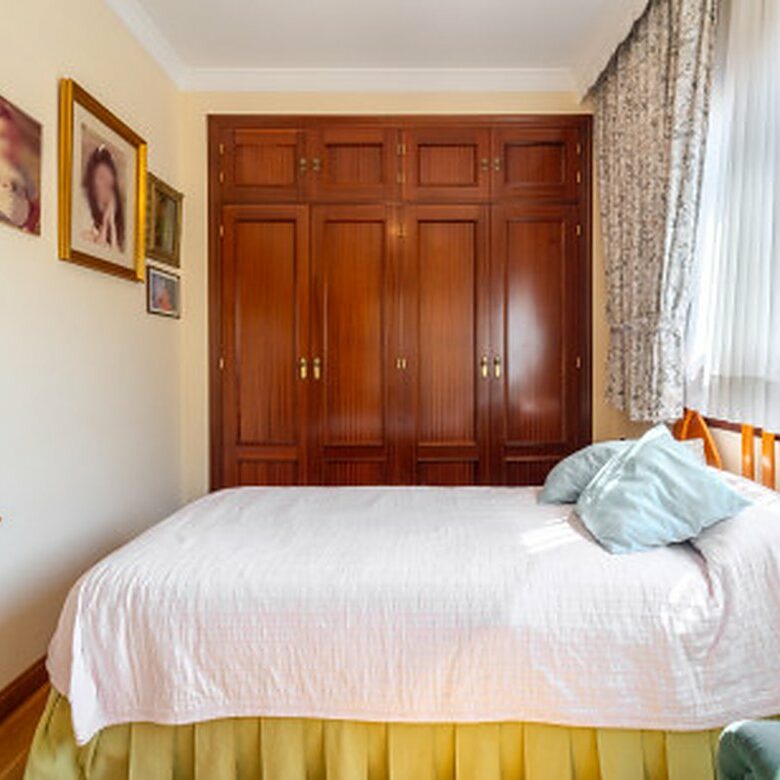 FOR SALE 🏡 Frontline Golf Semi-Detached Villa to Renovate with Pool – Aloha, Nueva Andalucía, Marbella 🇪🇸