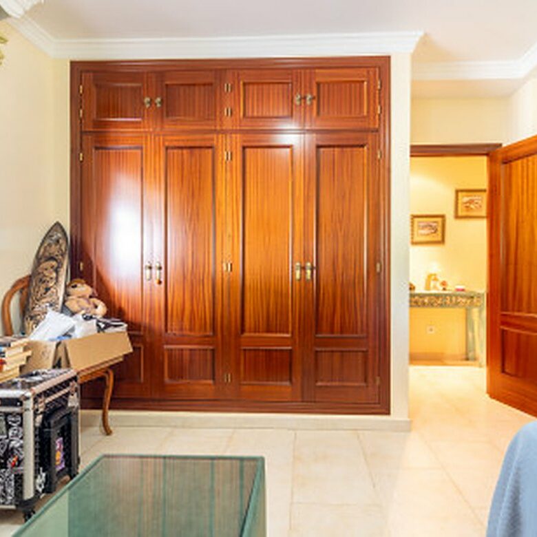 FOR SALE 🏡 Frontline Golf Semi-Detached Villa to Renovate with Pool – Aloha, Nueva Andalucía, Marbella 🇪🇸