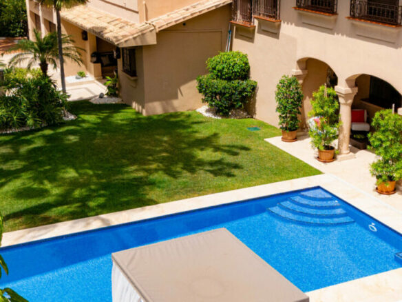 FOR SALE 🏡 Traditional Andalusian Villa with Glazed Central Courtyard Steps from the Beach – Los Monteros, Marbella East, Marbella 🇪🇸