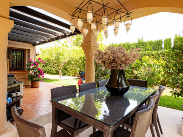 FOR SALE 🏡 Traditional Andalusian Villa with Glazed Central Courtyard Steps from the Beach – Los Monteros, Marbella East, Marbella 🇪🇸