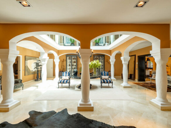 FOR SALE 🏡 Traditional Andalusian Villa with Glazed Central Courtyard Steps from the Beach – Los Monteros, Marbella East, Marbella 🇪🇸