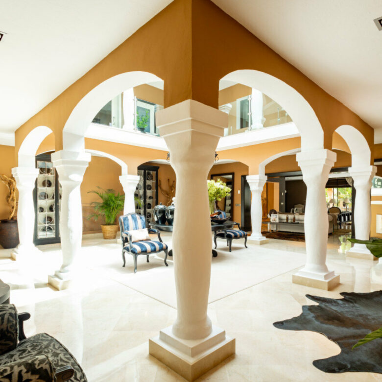 FOR SALE 🏡 Traditional Andalusian Villa with Glazed Central Courtyard Steps from the Beach – Los Monteros, Marbella East, Marbella 🇪🇸