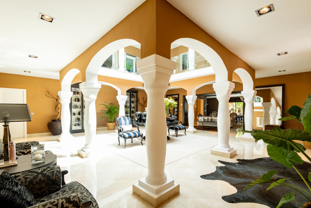 FOR SALE 🏡 Traditional Andalusian Villa with Glazed Central Courtyard Steps from the Beach – Los Monteros, Marbella East, Marbella 🇪🇸